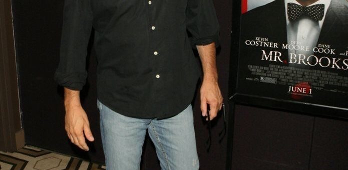 Kevin Costner Receives BAMBI Award for International Acting Excellence